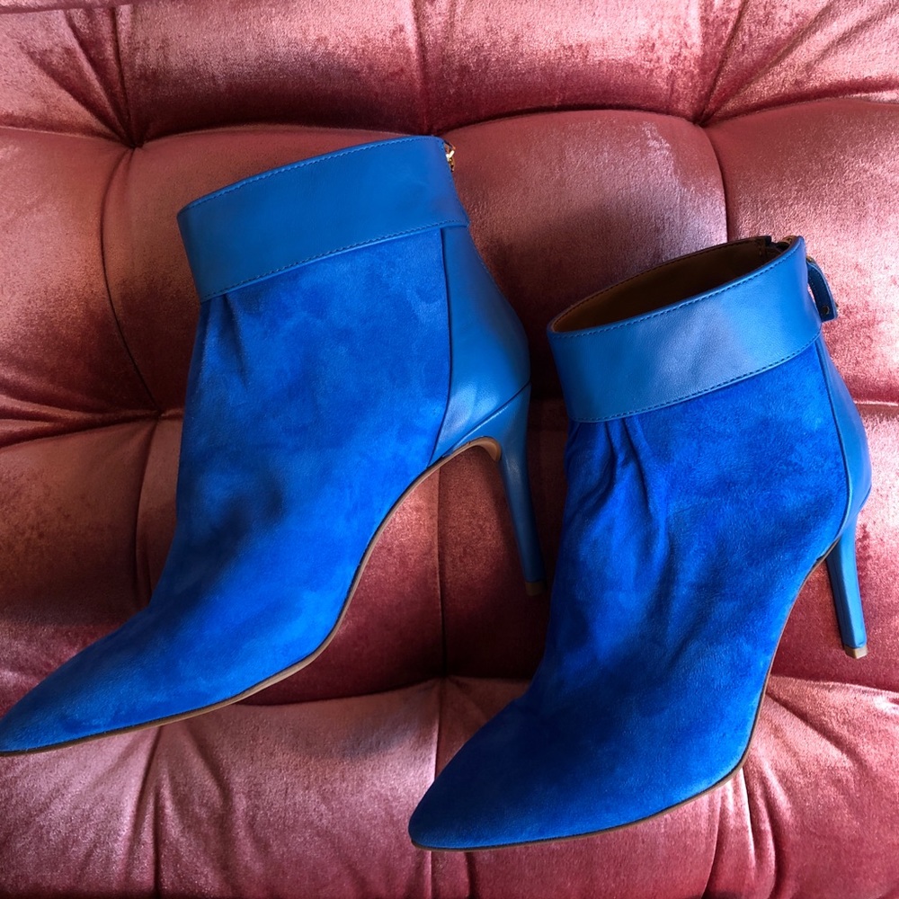 BCBGMaxAzria Booties💙🏷 - Picture 3 of 7